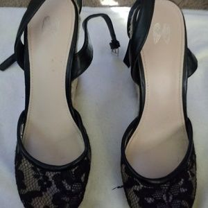 Ankle strap wedge lace shoes